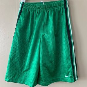Vintage Y2K Nike Hoops Athletic Mesh Basketball Shorts Boys Medium(10-12)
